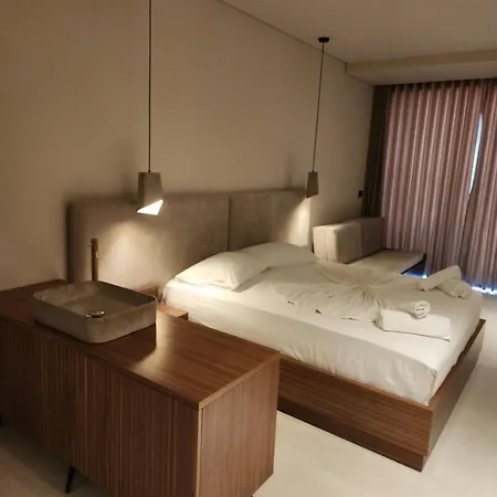 サマー ドリーム ホテル Dhërmi